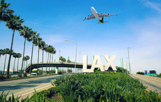 airplane flys from the airports in Los angeles