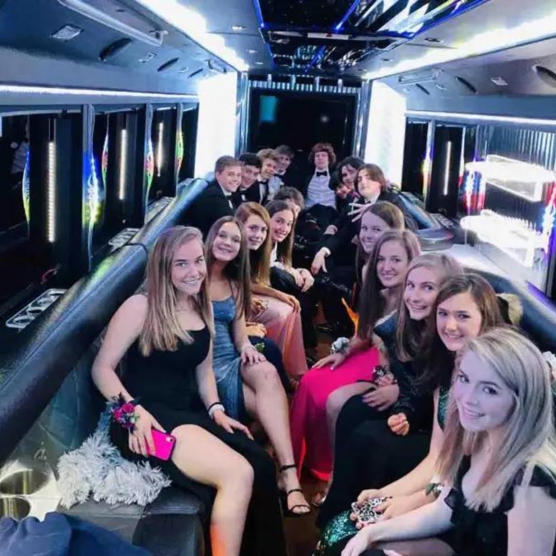 Stretch Limo Riders Stretch Limo: How Many Passengers Can It Fit?