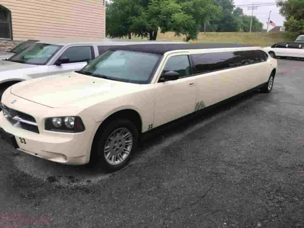 2007 great lakes dodge dodge charger limousine 5f80e4709f3b7 large 1